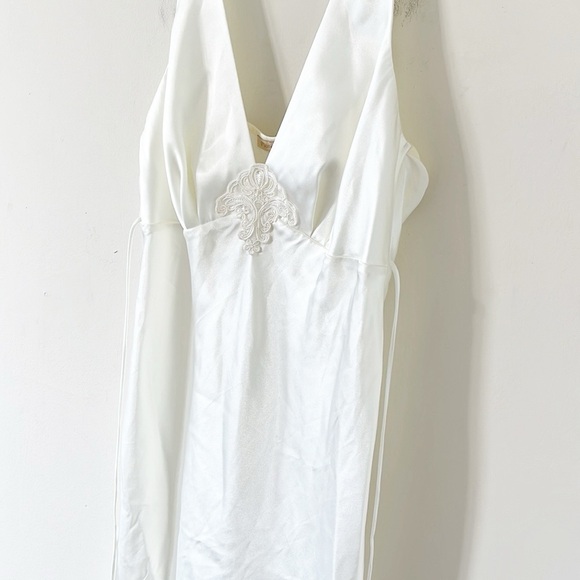 Flora Nikrooz Vintage Ivory Lace Satin Midi Dress Size Large - Picture 4 of 7